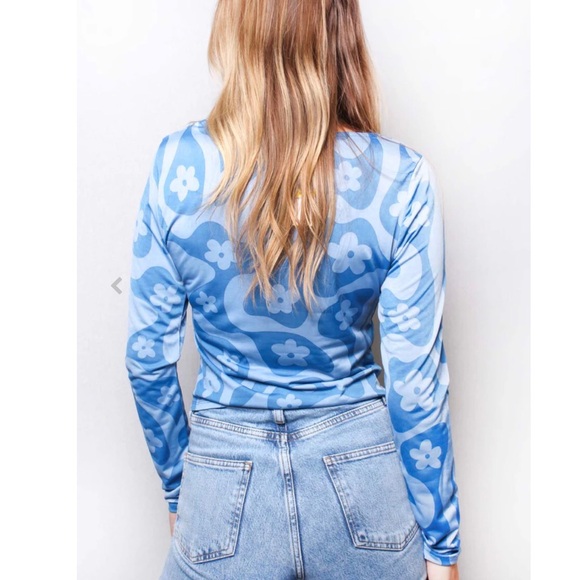 2/$20 Abstract trend knits women’s top - Picture 5 of 11